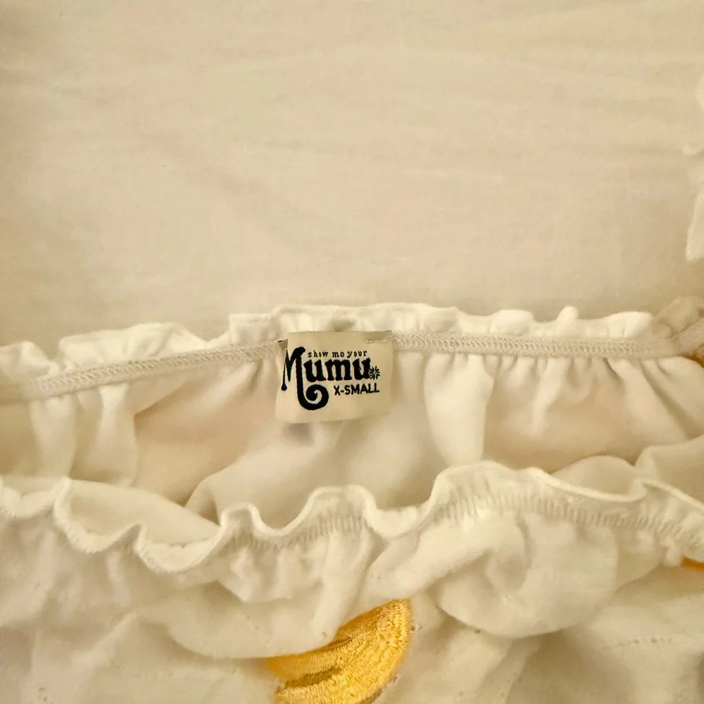 Show Me Your MuMu Embroidered Cropped White Blouse - Picture 2 of 3